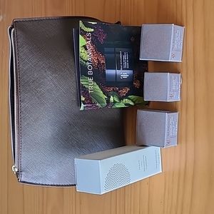 True Botanicals Deluxe Sample Bag